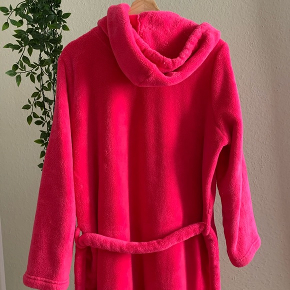 victoria’s secret fluffy cozy robe - Picture 11 of 12